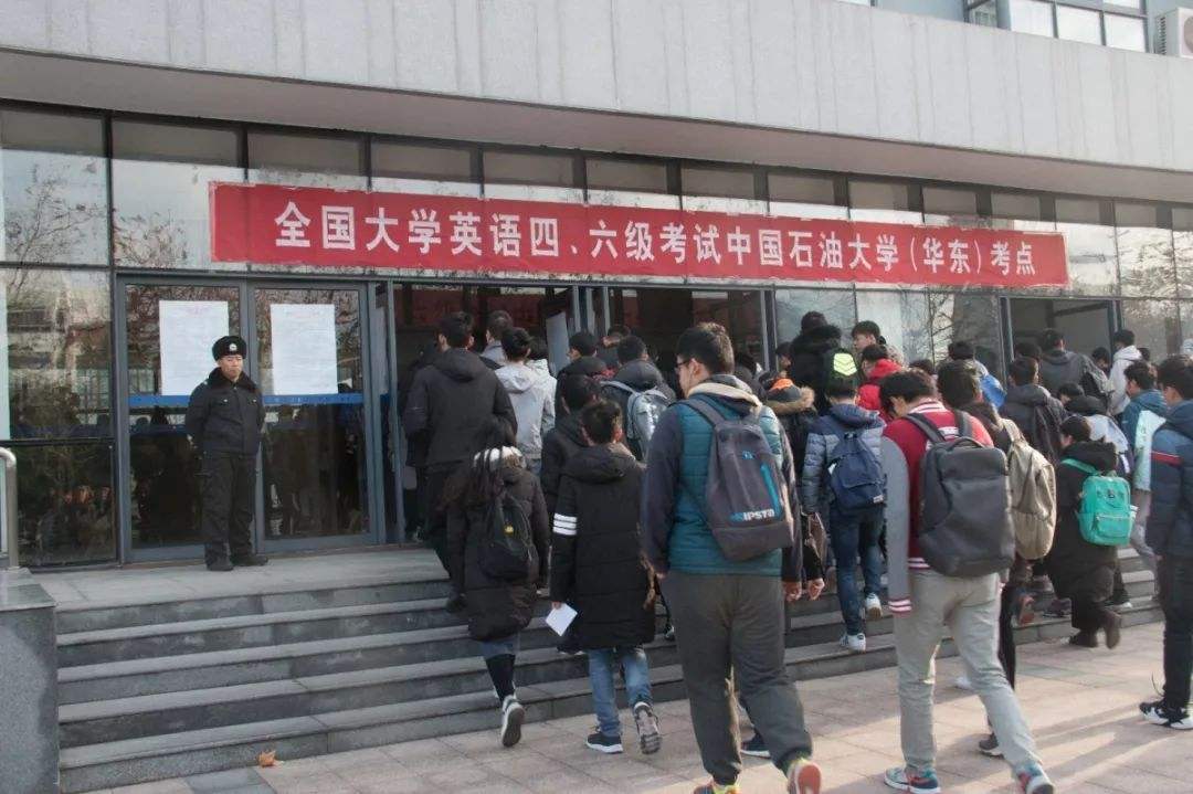 英语四六级|大学英语四六级“怪象”：430分的同学忙着刷分，340分的忙着裸考