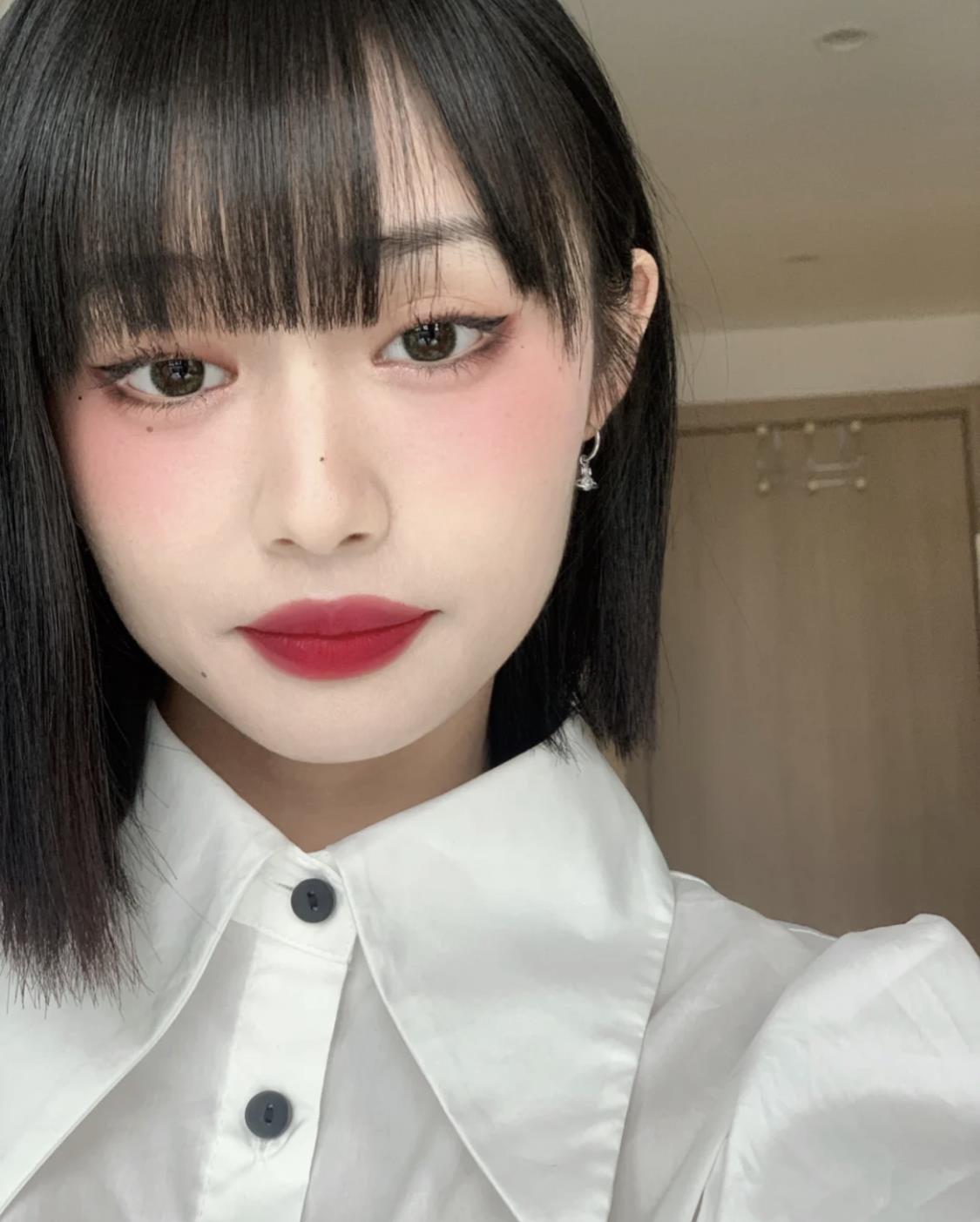 化妆 过了30岁的女人，颜值再高也不要这样化妆，显老不说还很廉价