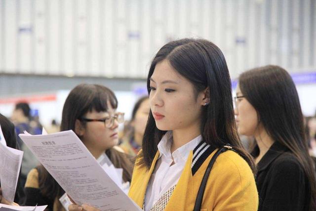 高校|北大公布各学历等级毕业生起薪