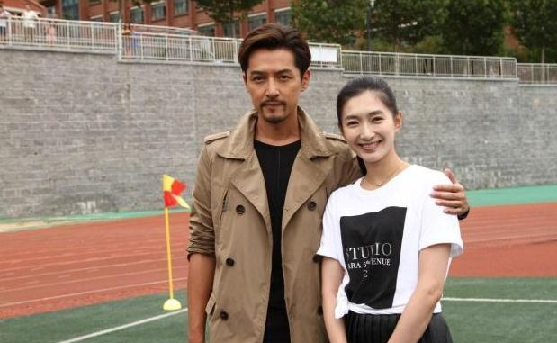 胡歌|胡歌被问娱乐圈里最想娶的是谁？毫不犹豫说出后，网友：早料到了