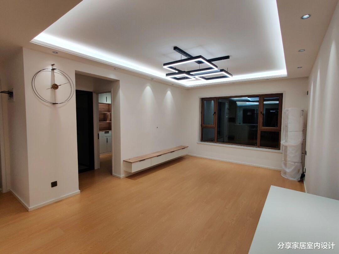 看他家花了一年自装的新房,全屋原木风,做开放式的厨房真羡慕!