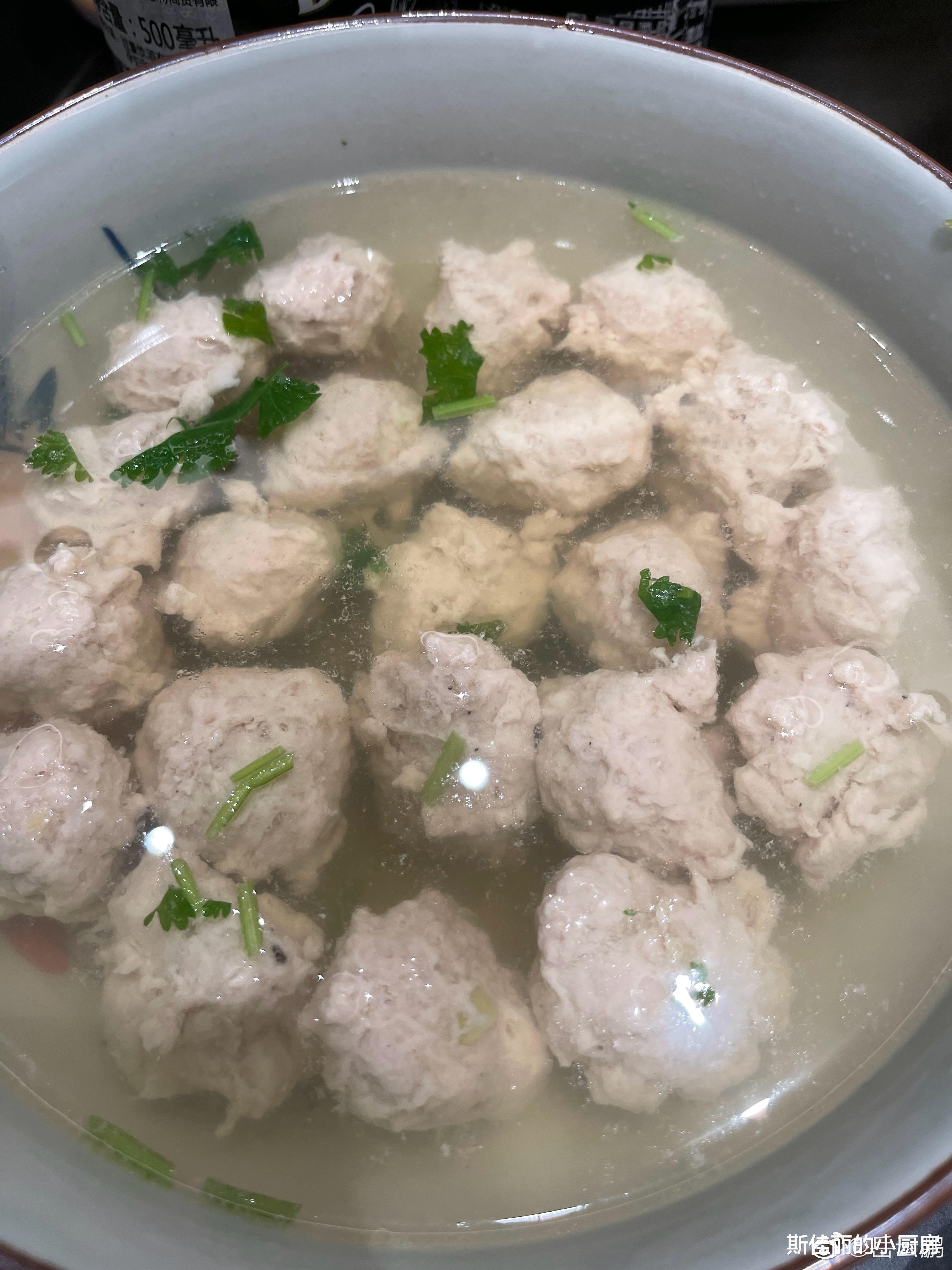 岳云鹏|岳云鹏晒河南家乡美食，吸引9万网友点赞，网友：隔着屏幕都看饿了