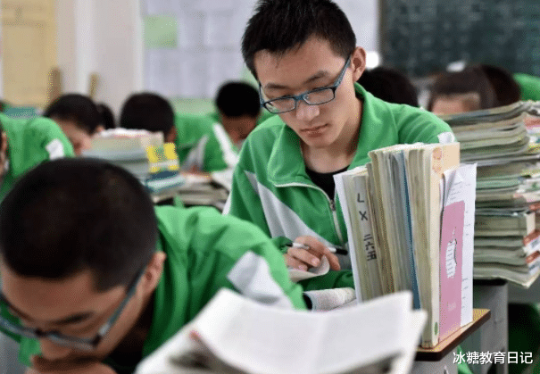 高考|2022年女兵征集工作开始，报名条件有所调整，想当兵的女生可别错过