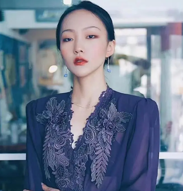 豪门|网红“贝勒爷”真实身份被扒，视频画风一转，宛如豪门继承人