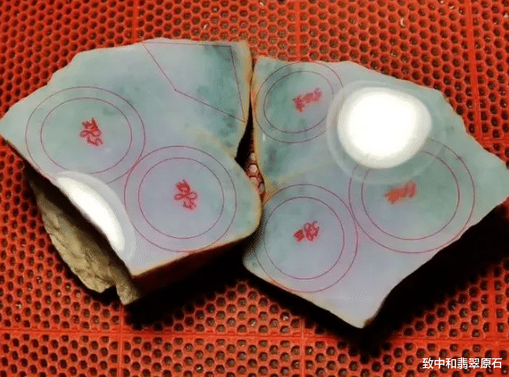 翡翠手镯|高价拿下皮薄如纸的翡翠原石，竟切出10支春带彩手镯，这实力没谁了