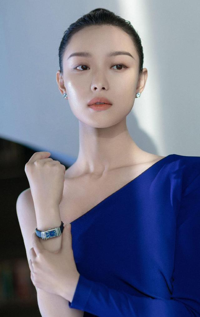 董璇|八卦：蔡徐坤，董璇，杨紫，杜淳，李易峰，刘雨昕，倪妮，王漫妮