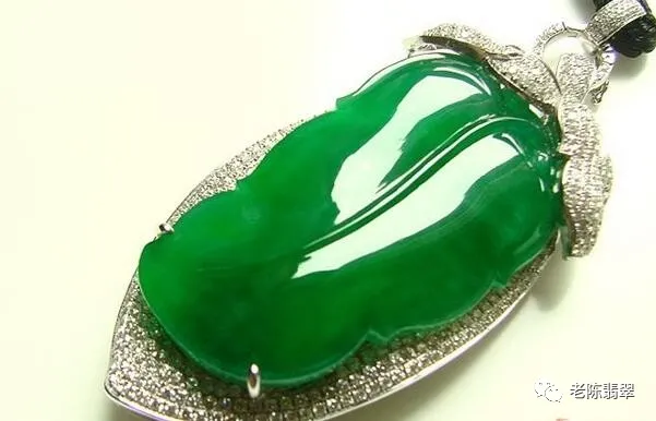 银元|翡翠戴久了发黑该怎么办？