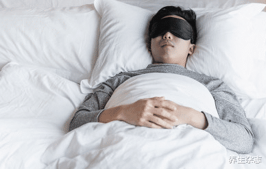 肝脏|肝内有癌，嘴巴先知！医生：不论男女，嘴巴若出现3种异常，趁早就医