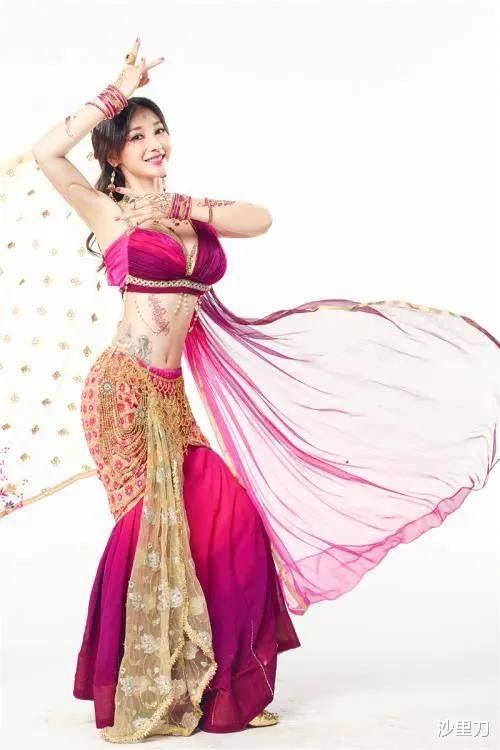 柳岩|因“伴娘门”事业一落千丈,正好摘掉往日“性感”标签再出发