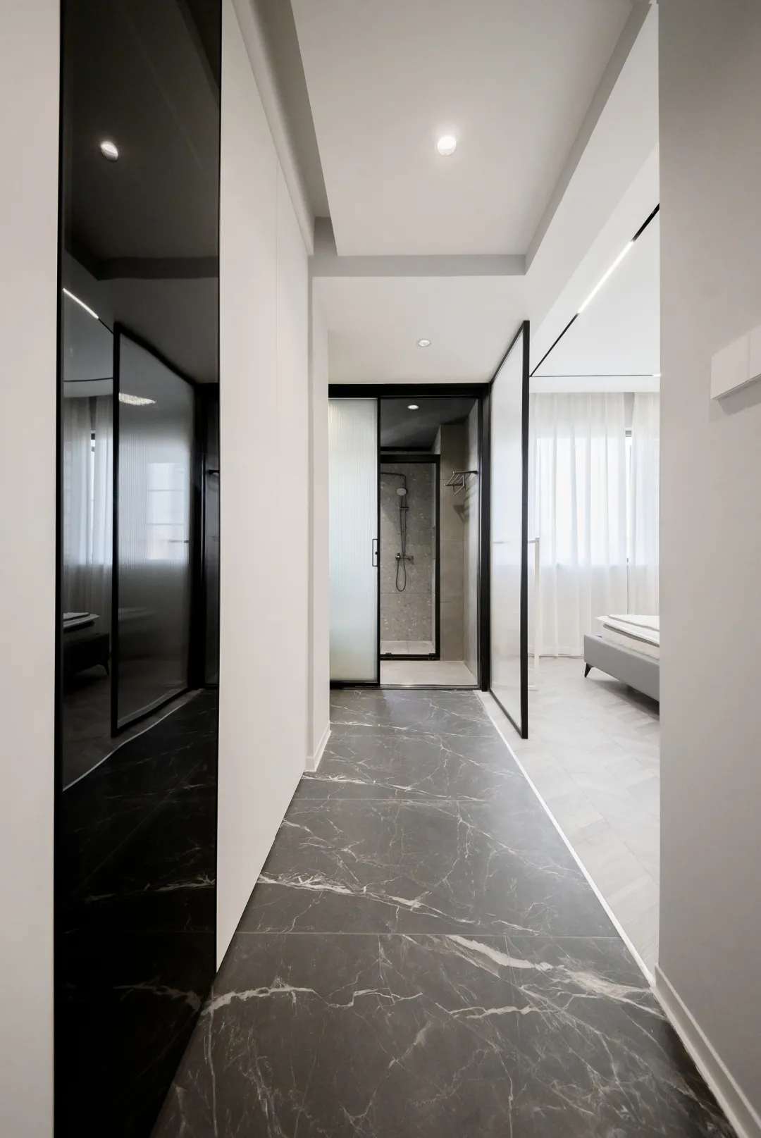 120㎡黑白灰三居，业主喜欢的高级范