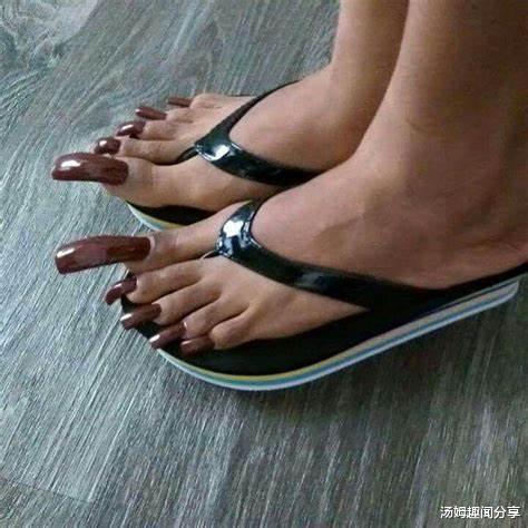 美甲|脚趾长美甲风靡海外，社交媒体晒成果，不过这画风...