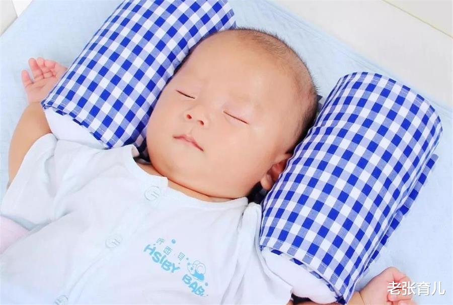 老张育儿|宝宝何时用枕头好？读懂这些“信号”很重要，宝妈们不妨看看