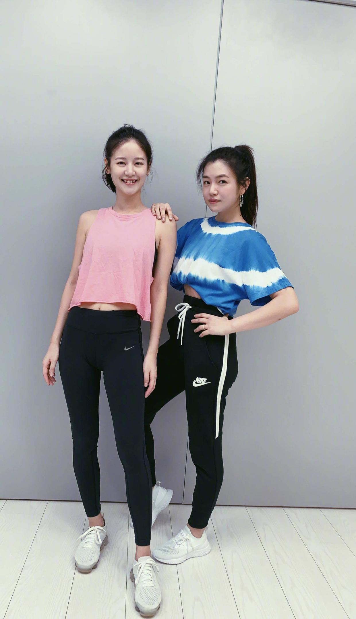 何有强|陈妍希真给陈晓长脸,一袭印花抹胸裙成熟精致,曲线丰盈惹人羡