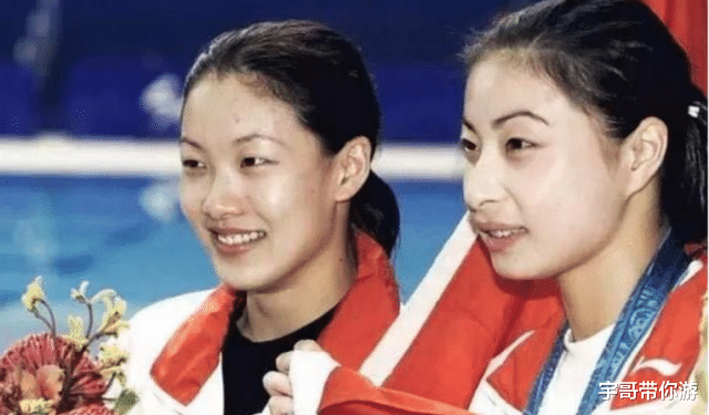 伏明霞|伏明霞搬出梁家豪宅，与梁锦松被传已离婚？或是因为妻子闺蜜