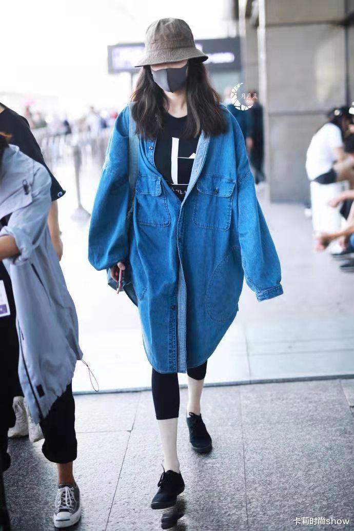 卡莉时尚show|倪妮真是行走的衣架子，穿衬衫像裹了个大布袋，却依然时髦抢镜
