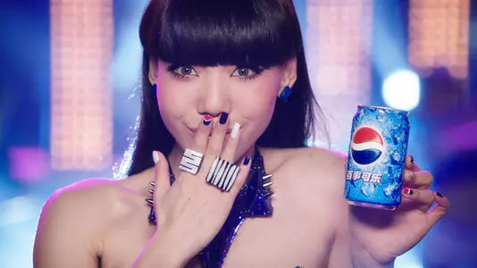 吴莫愁|从1亿出场费到县城卖唱为生，吴莫愁如今的落魄，到底得罪了谁？