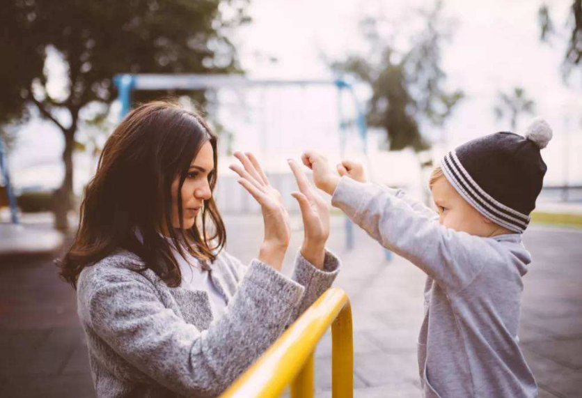 许秋璇|面对孩子们不合理的要求,父母经常会有哪些错误的教育方式呢?