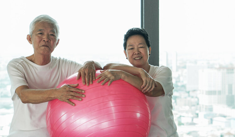 衰老|60岁后身体的6种变化,是衰老的正常现象,做好调理或有助长寿