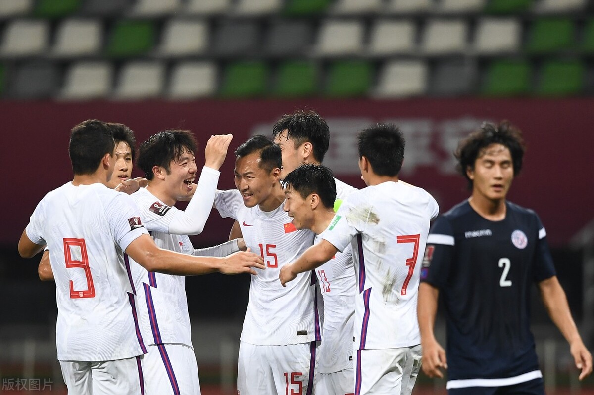 國足|CCTV5直播國足生死戰(zhàn)！李鐵率隊想進(jìn)12強(qiáng)，首發(fā)位置有3人必須拿下