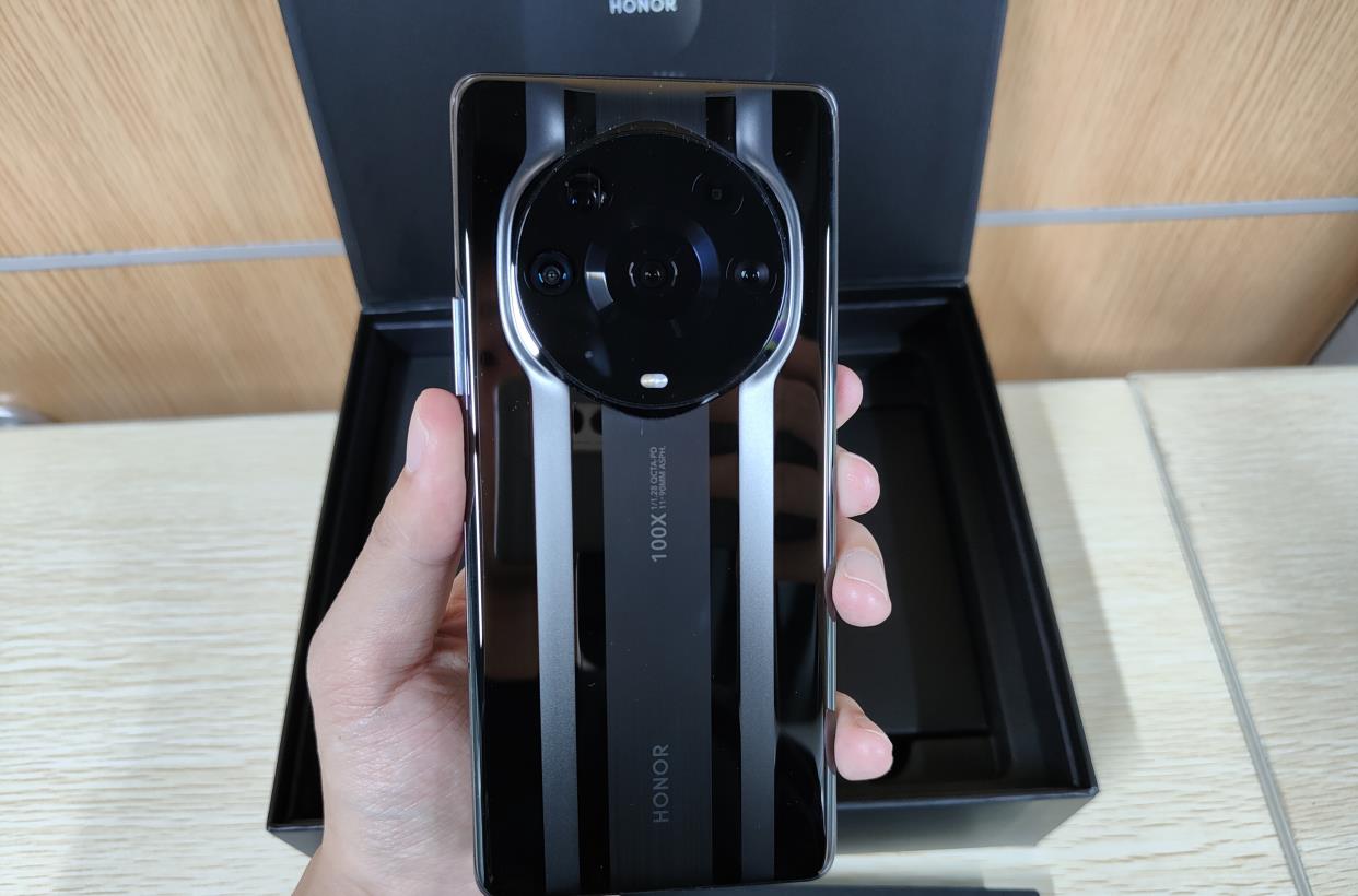 Windows7|100倍变焦+5nm Plus，12+512G降300，荣耀机皇开始妥协