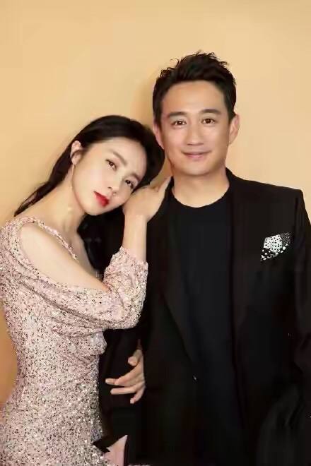 黄磊|黄磊两口子真前卫，大女儿早熟又给小女儿挂耳染，7岁就好时髦