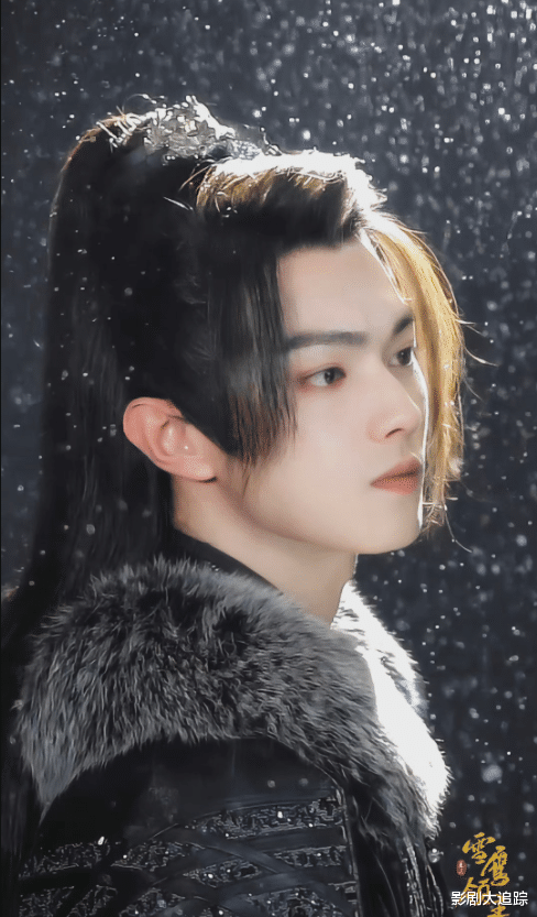 许凯|《雪鹰领主》还未完许凯新剧《缺月》就接档，女主实力完胜娜扎！