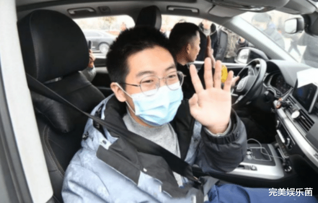 帅哥|孙卓成校园颜值“天花板”，女生叫他眯眼帅哥，男生羡慕他成绩好