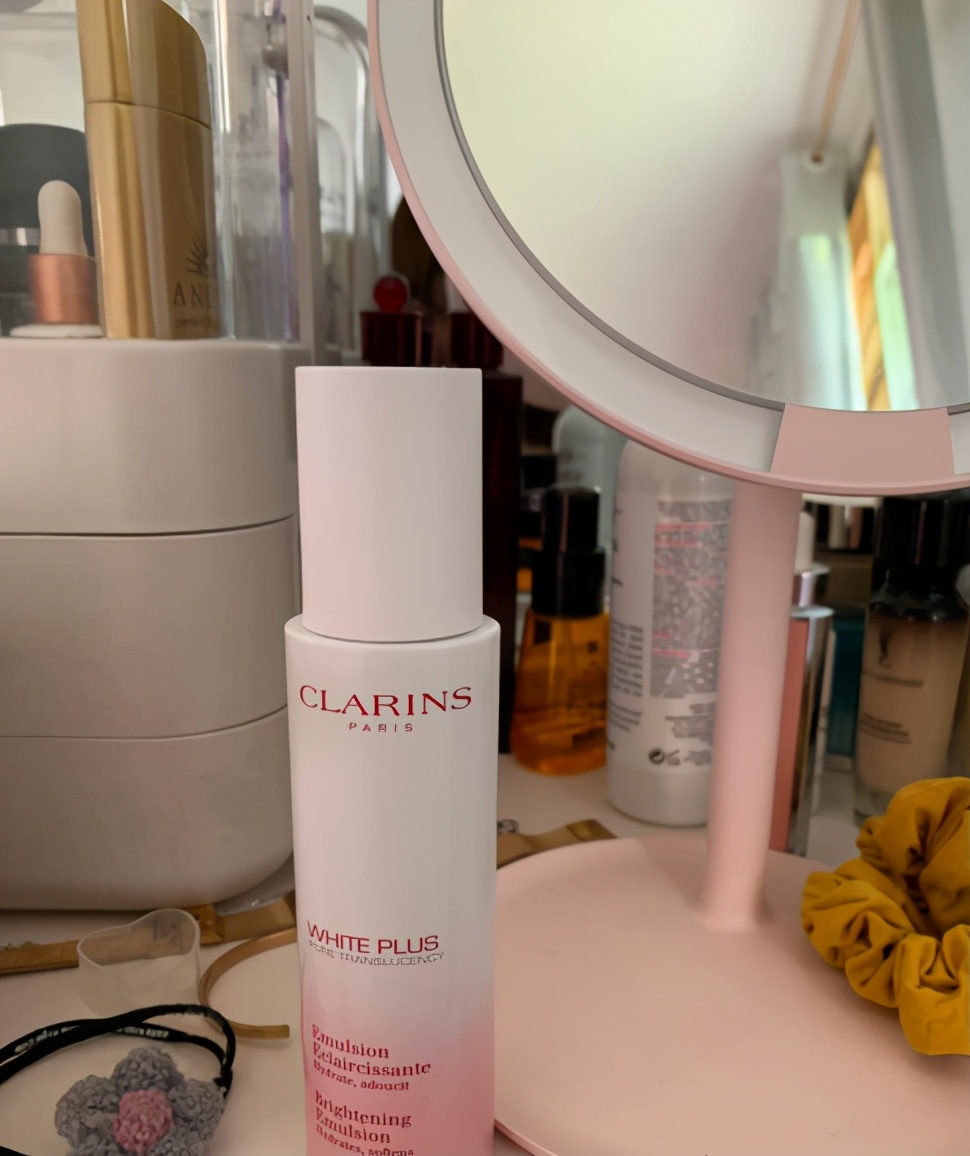 保湿|乳液推荐：有效均匀肤色，水润保湿，清滢透亮，使肌肤尽显丝滑！