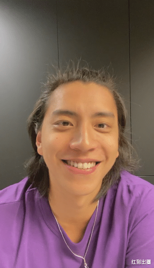 王大陆|分手了？王大陆生日直播未承认蔡卓宜女友身份，面露尴尬直言只想工作