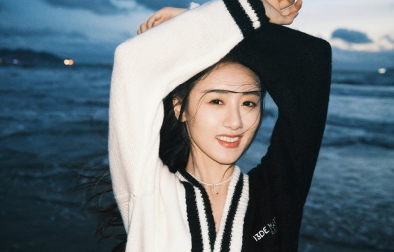 袁冰妍|袁冰妍分享海边照，3部新剧2部古装1部现代剧，你最期待哪部