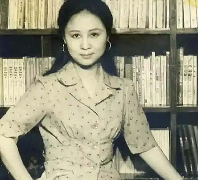 不惑之年|琼瑶数学考了20分,妹妹考了98分,母亲:你怎么就不能像你妹一样