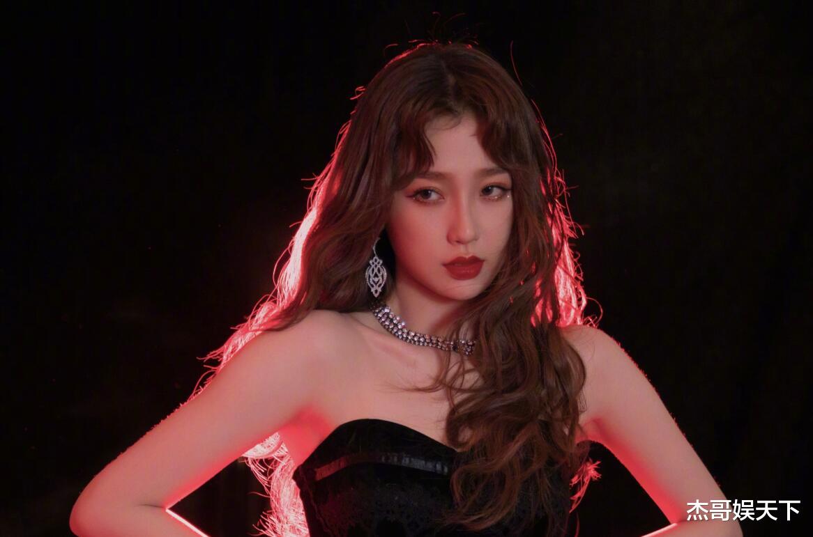 何炅|何炅，谢谢你让观众认识了龚俊的本性，也读懂了虞书欣的“作”