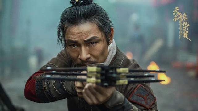 李子柒|《天启惊蛰变》上映，天灾异变虫奴袭城，杜奕衡演绎古装版釜山行