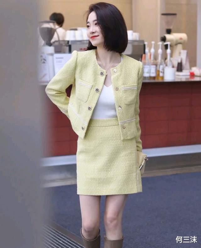 何三沫 冬季穿搭不要太过繁杂,简约款更吸引人,轻松成为人群中的焦点
