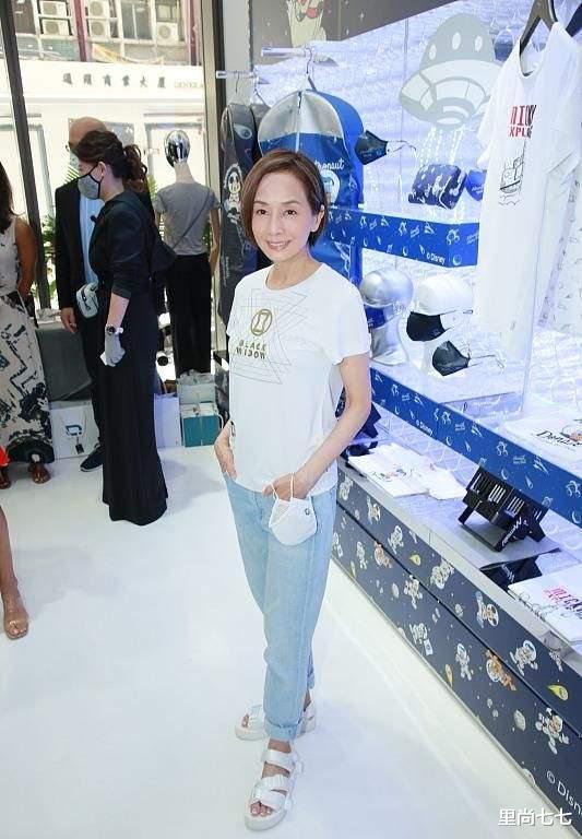 里尚七七|张国荣前女友罕见亮相，60岁头发花白淡妆撞脸叶童，手纹暴露年龄
