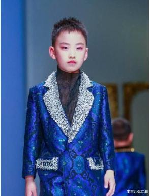 于震|“马云飞”于震：家暴妻子流产，2婚娶小13岁娇妻，40岁生2胎