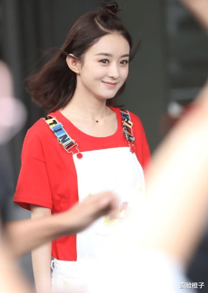 李沁|这还是我认识的赵丽颖吗？一袭红裙大秀好身材，挽起头发优雅艳丽