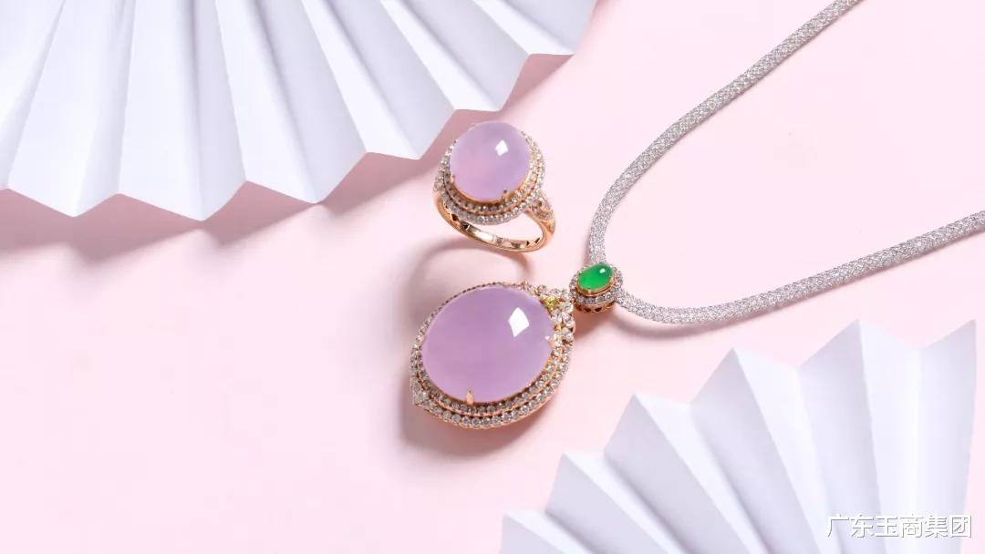 翡翠|翡翠的颜色都是怎么来的？太神奇了！