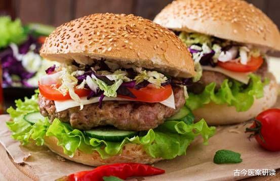 医生|吃一口等于5斤木耳，医生：血脂高的人敞开吃，血管或可“一通到底”