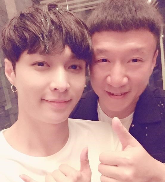 心悦雅萌|张艺兴：多年兄弟感情深，连续5年为孙红雷庆生甘当“跟班小弟”