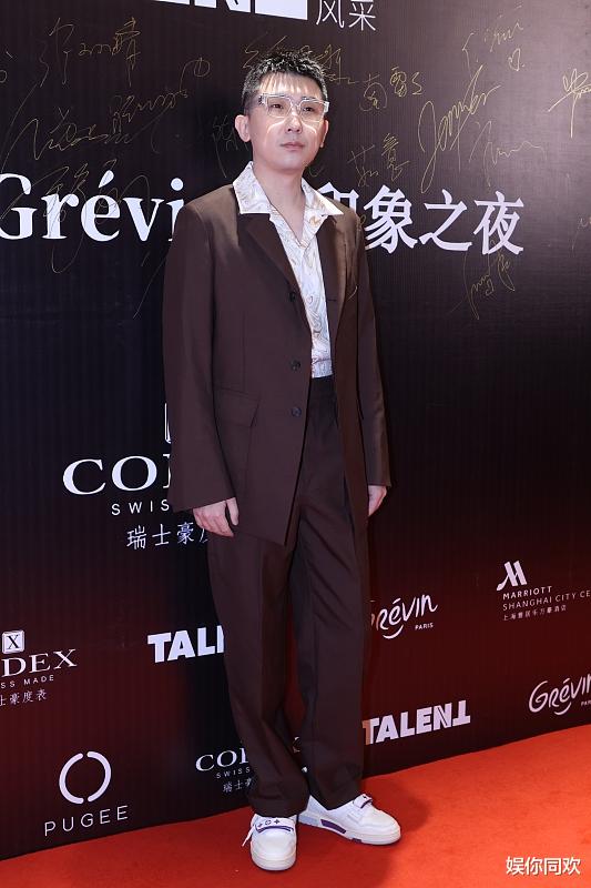 德云社|郭德纲：在德云社七队中随便两个人，都能把德云社买下来！