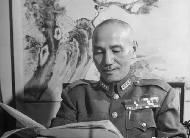 蒋介石|1956年,毛主席写信,邀请蒋介石返回大陆,蒋介石为何读了半小时