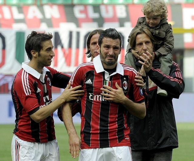 圣西罗|一文回顾AC米兰重建心酸路：漫长的等待只为这一刻阳光照耀圣西罗