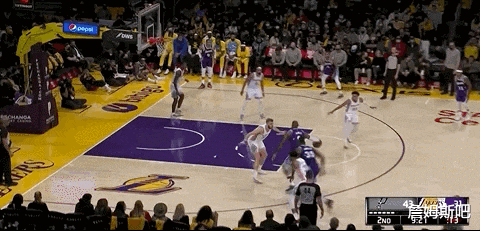 勒布朗·詹姆斯|湖人4連敗，輸給馬刺28分！詹姆斯一打五！替補(bǔ)球員得分16比57