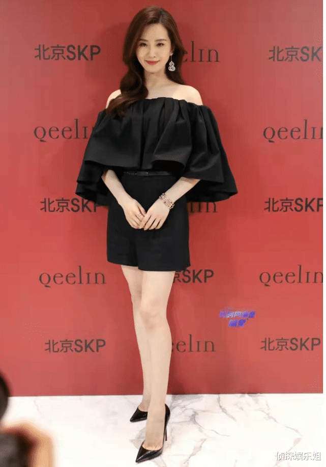黄晓明|刘诗诗穿露肩装亮相,与旁人形成两季穿搭,鞋跟高得能直接跳芭蕾