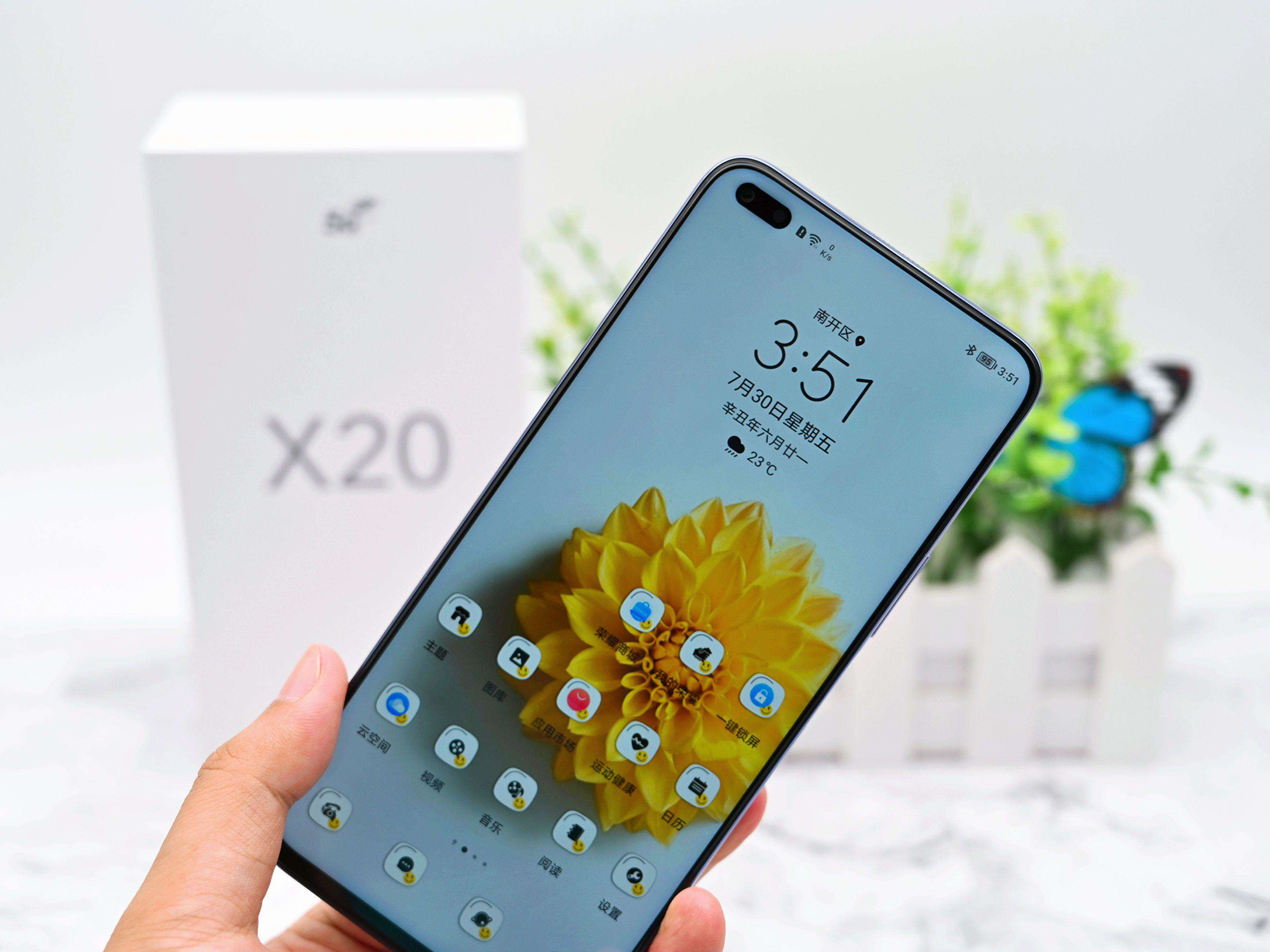 華為榮耀|120HZ屏幕、66W快充已降至1499，榮耀千元機重回低價，性價比還行