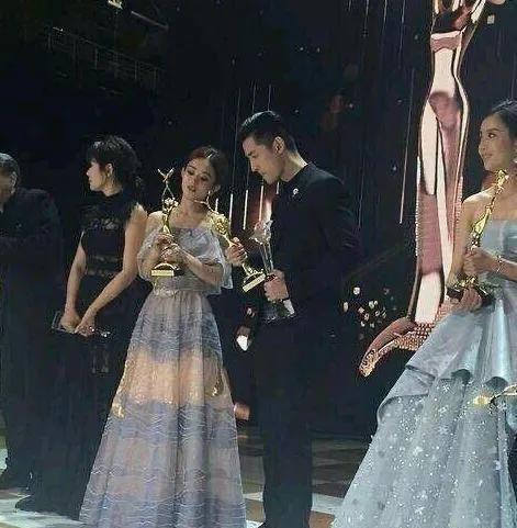 胡歌|她是胡歌最牛粉丝，为了追求偶像，把自己追成一线巨星