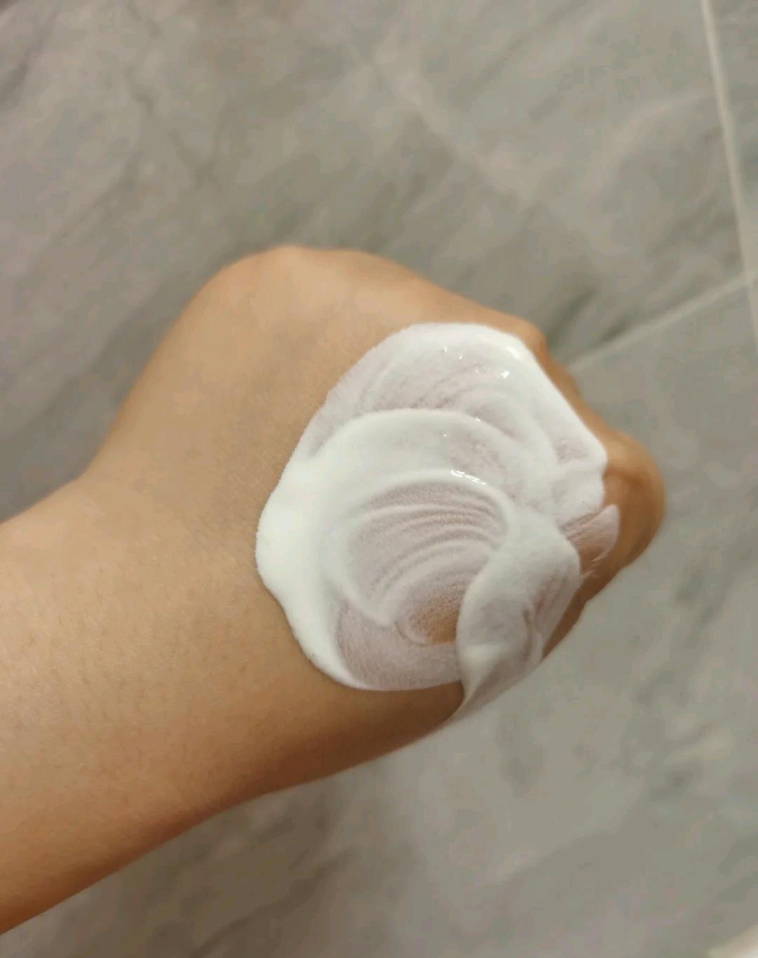 防晒|防晒红黑榜：欧莱雅小金瓶好评多，碧柔被打入黑榜，安耐晒争议大