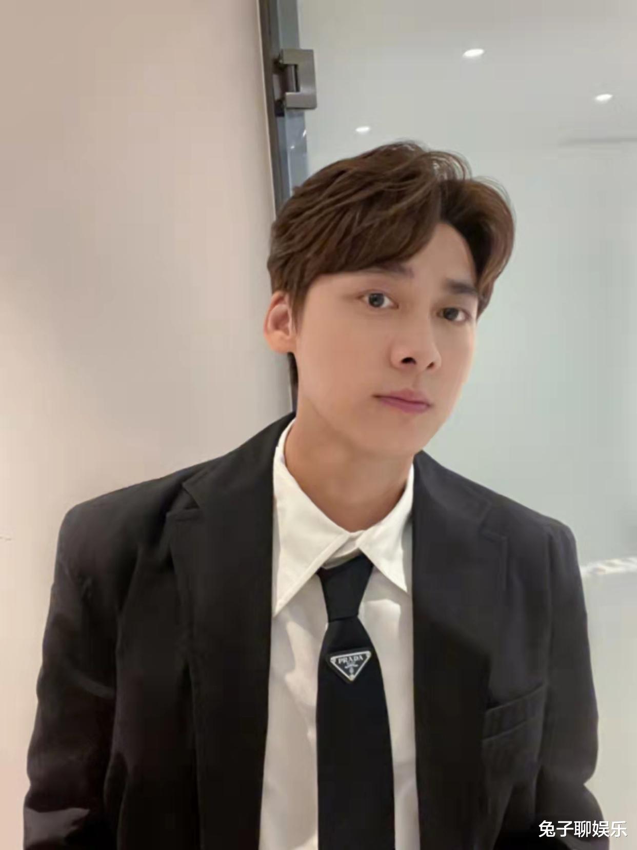 李易峰|李易峰待播悬疑剧《暗夜行者》将袭，转型之路能否成功？