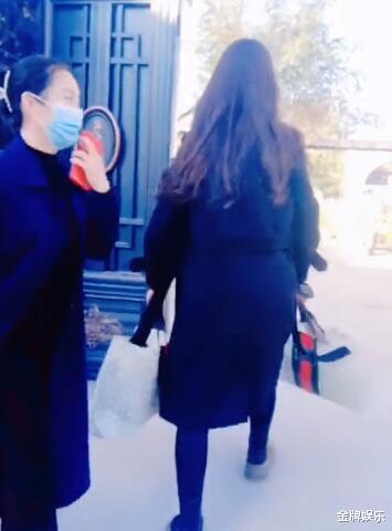 陈亚男|陈亚男离婚后首开直播！未付款的，诋毁女方的，全都被拉黑